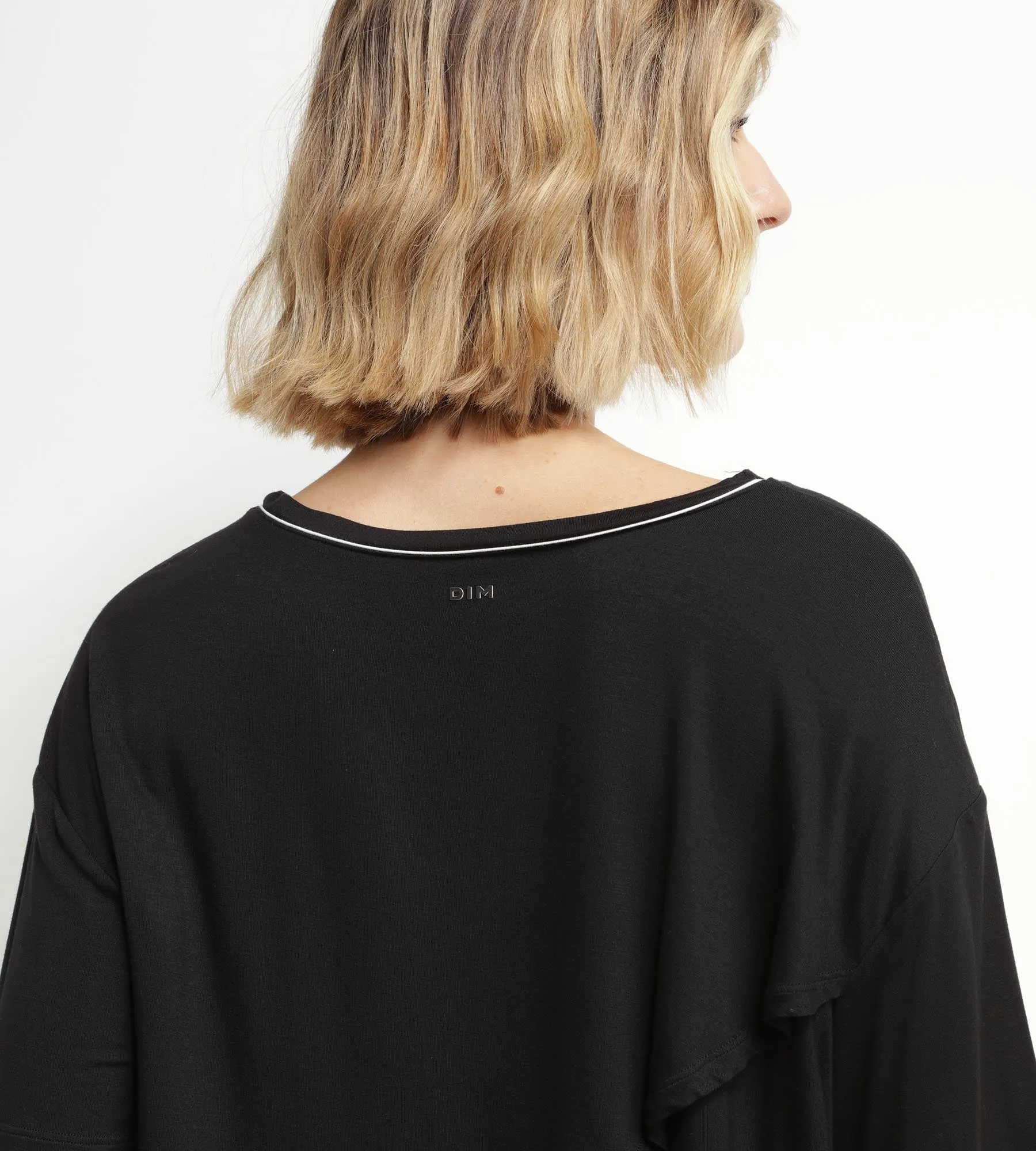 Women's sport t-shirt in black viscose with open back Dim Move